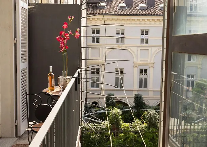 Ynh Bilo Sancarlo Museo Egizio Piazza San Carlo * טורינו